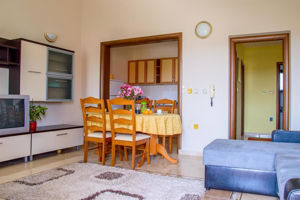 Apartment Roko Umag Bagian luar foto
